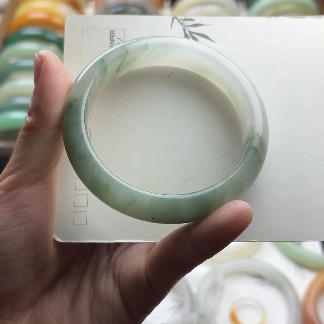 石英质玉（天山翠）未镶嵌手镯57.7圈口