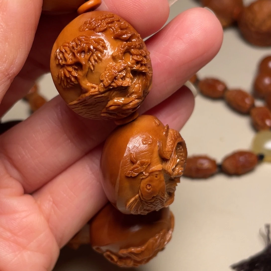 折***酒橄榄石及橄榄绿是其