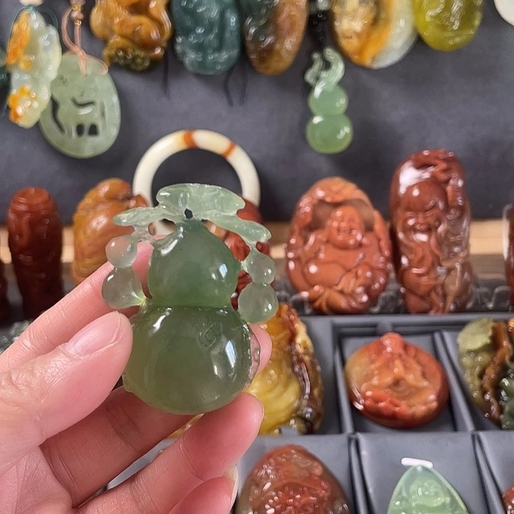 蛇纹石玉未镶嵌挂件