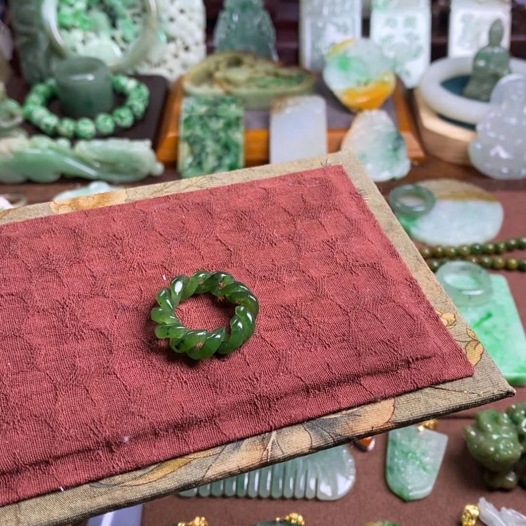 大****和田玉未镶嵌颈饰11111111111111