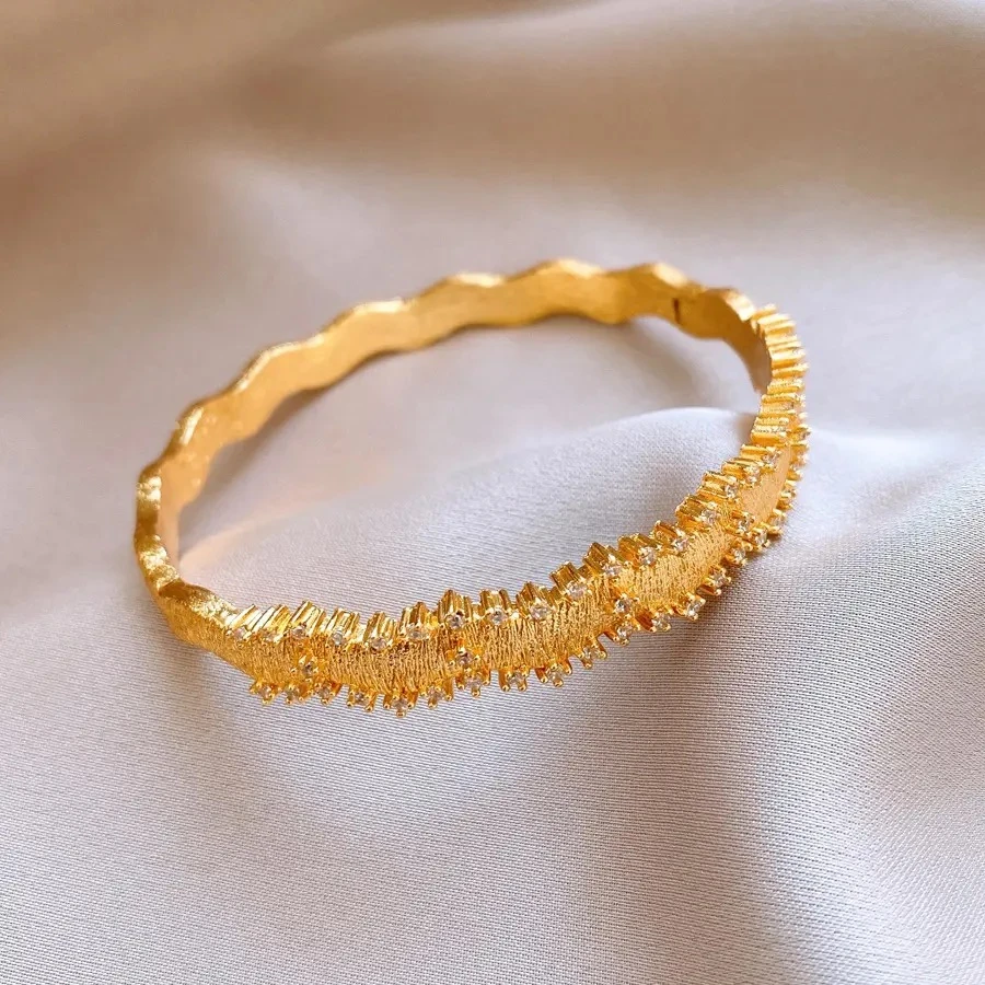 铜合金手镯 新中式锆石卡扣手镯轻奢高级感手环复古气质手饰B32