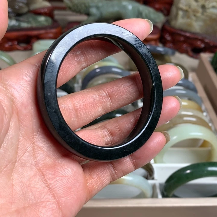 和田玉（糖玉）未镶嵌手镯