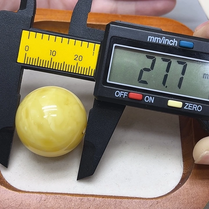 蜜蜡未镶嵌吊坠(赠链)蜜蜡圆珠（可编锁骨）