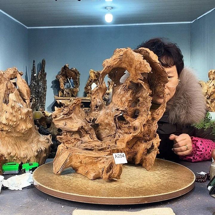 茶盏用****2254株木的小底座的佛龛