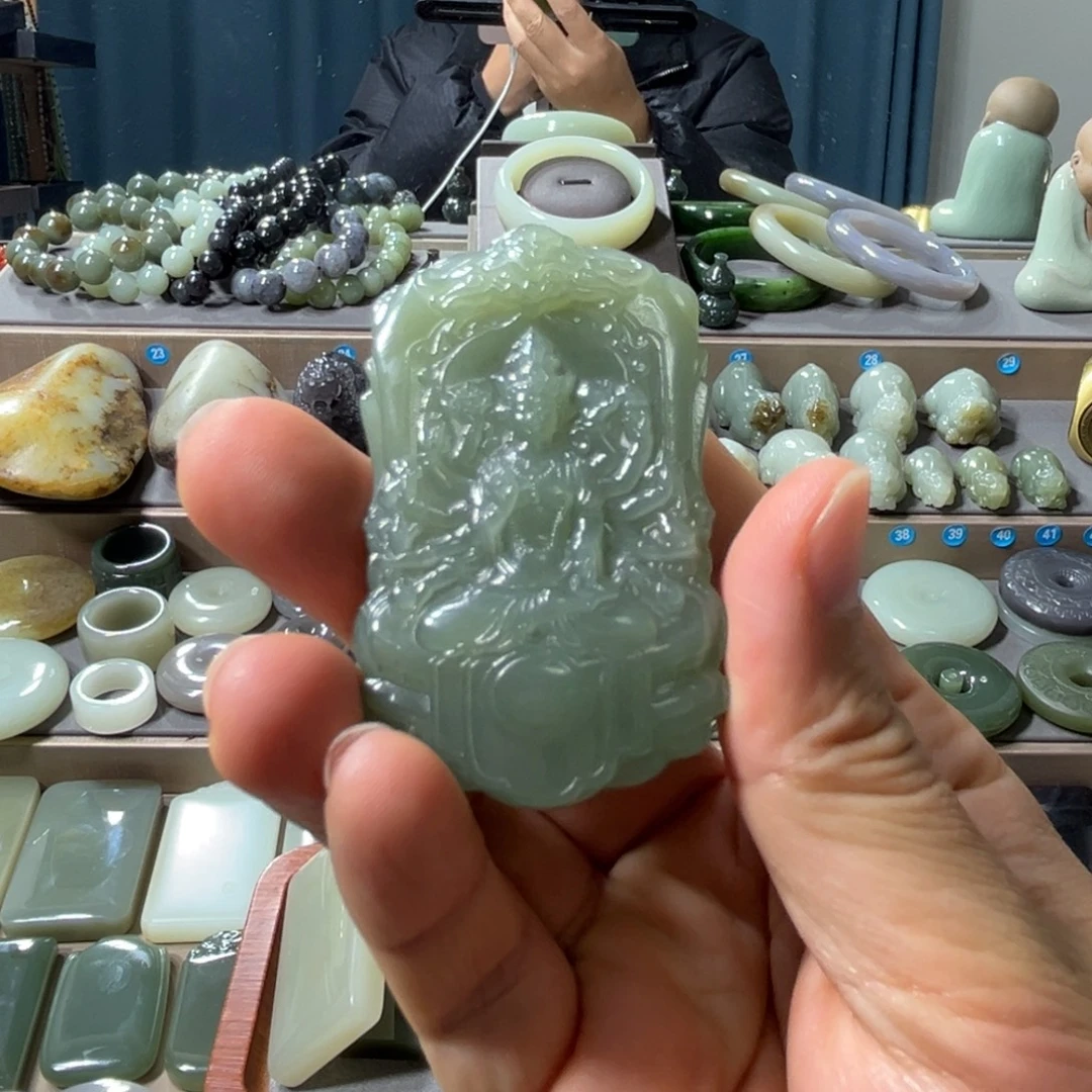 统***者和田玉未镶嵌颈饰