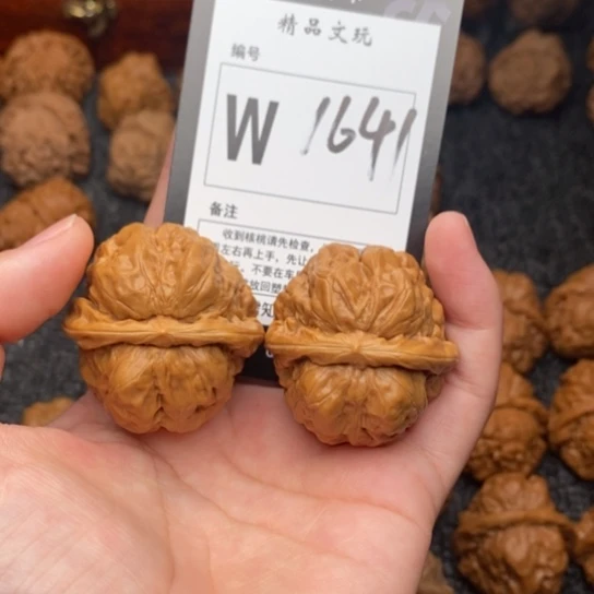 吊坠桃核我是第一百38