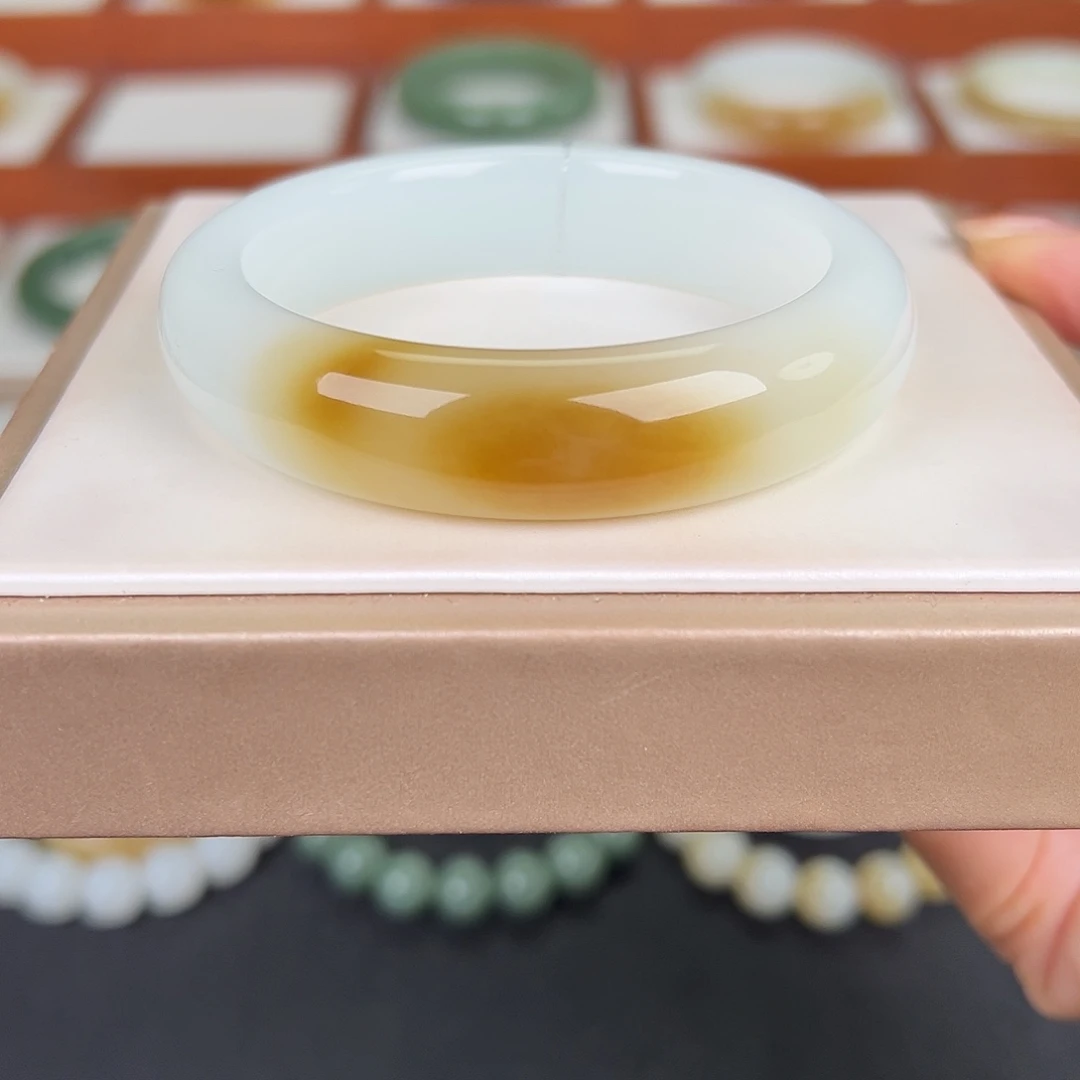 和田玉未镶嵌手镯和田玉糖白手镯