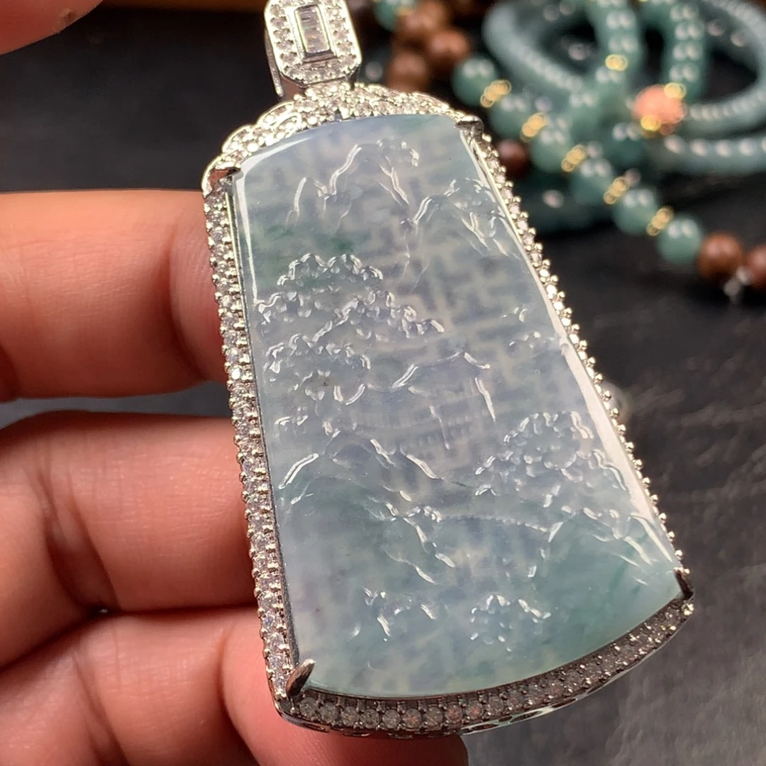 翡翠未镶嵌颈饰蓝山水