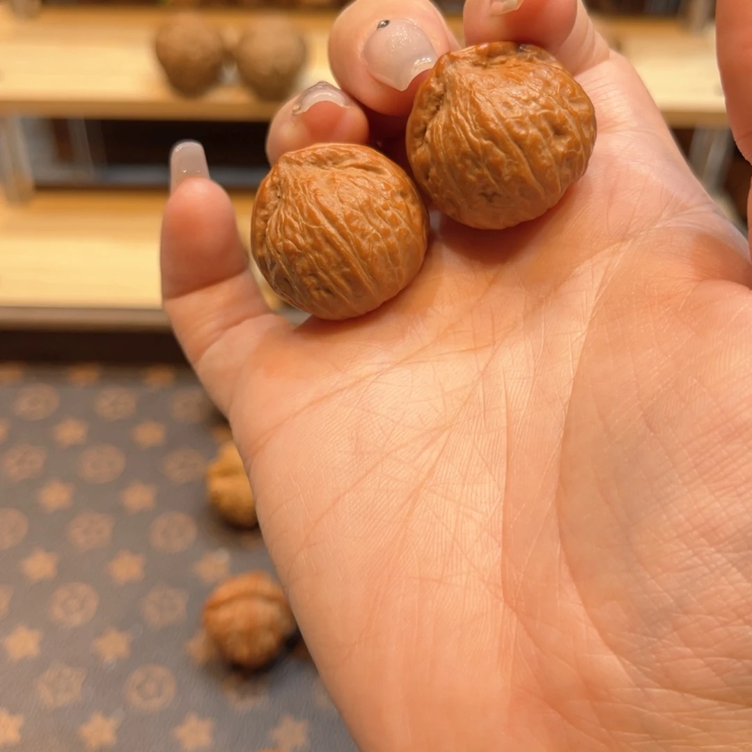 文玩核桃把件J****.凹底小肉球