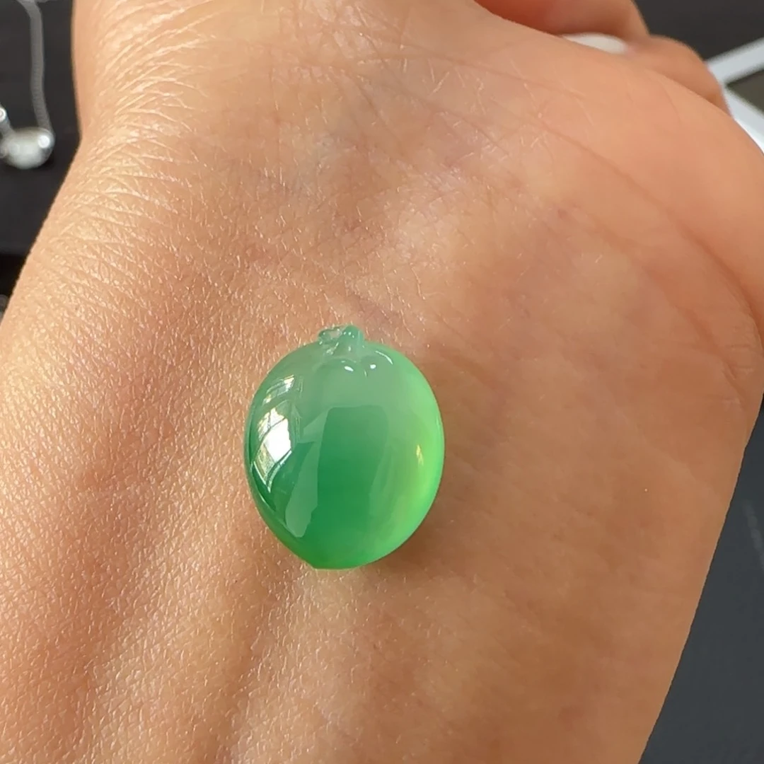 翡翠颈饰未镶嵌福桃