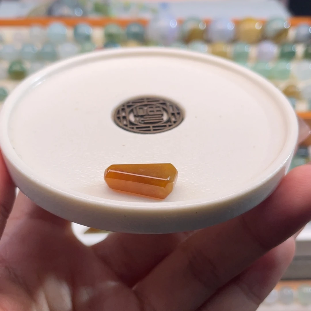 未镶嵌定制翡翠天然缅甸翡翠a货天然红随形
