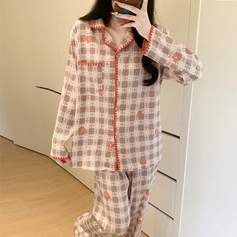 格子睡衣女春秋款带胸垫高级感草莓小花长袖长裤冬季可外穿家居服