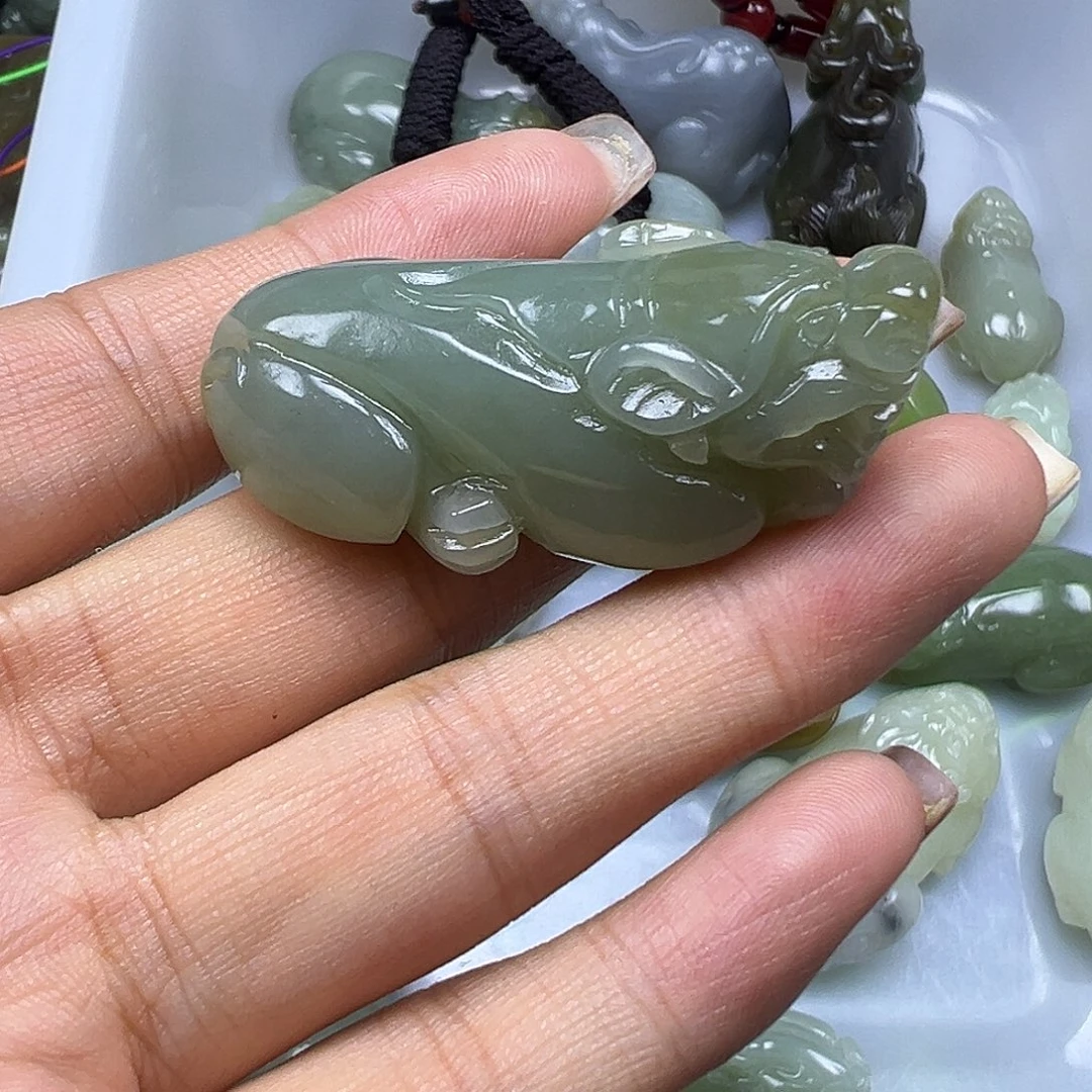 和田玉未镶嵌颈饰卡48