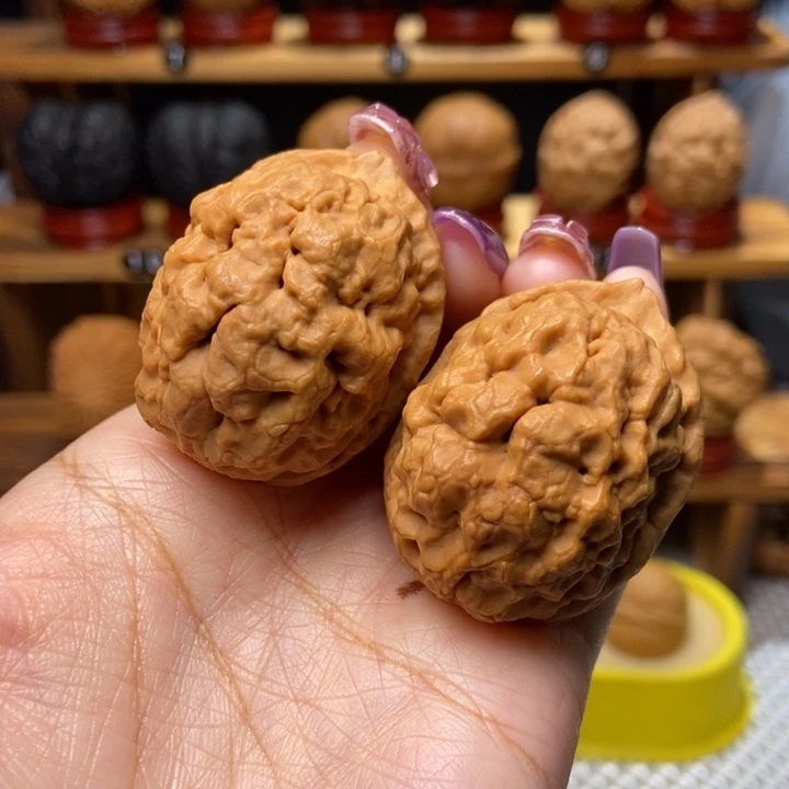 文玩核桃吊坠凤眼26