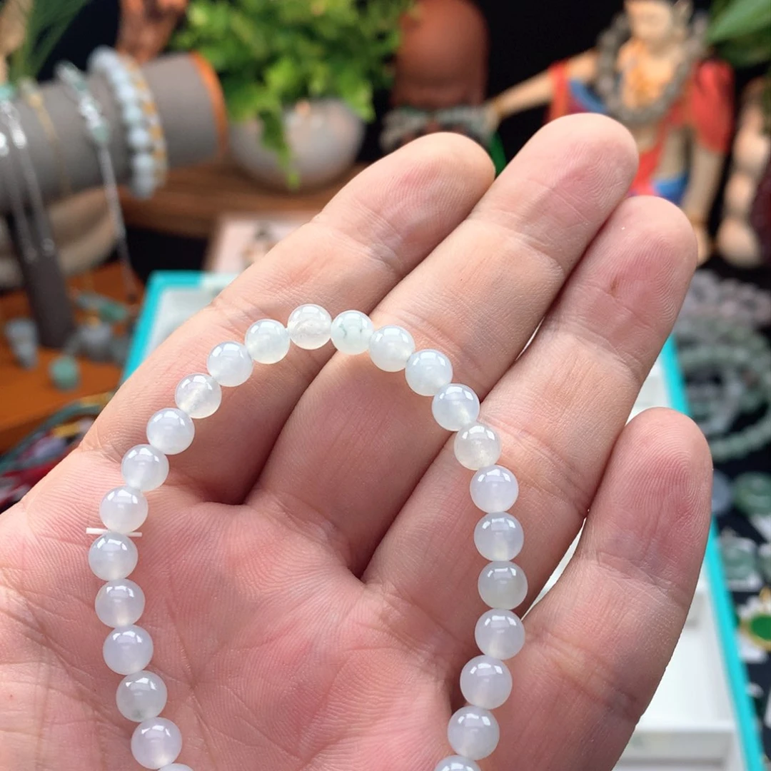 颈饰未镶嵌翡翠梧**雨