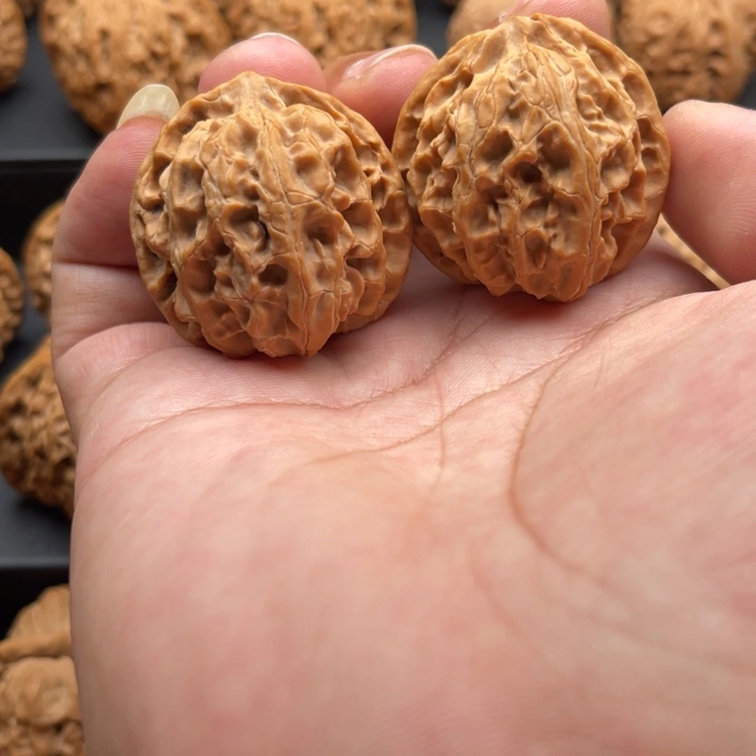 黄***雨文玩核桃吊坠苹果园35，36