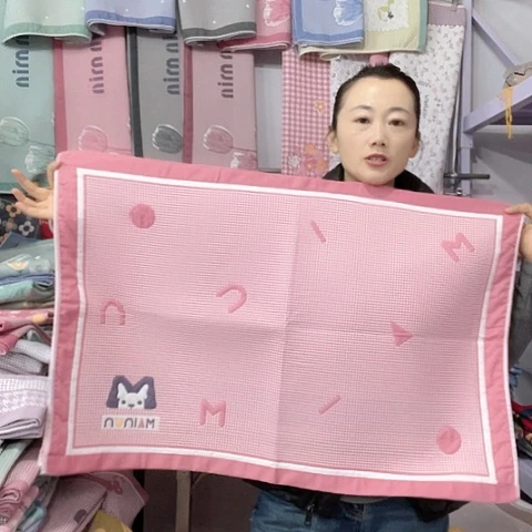 棉特价粉色字母小狗