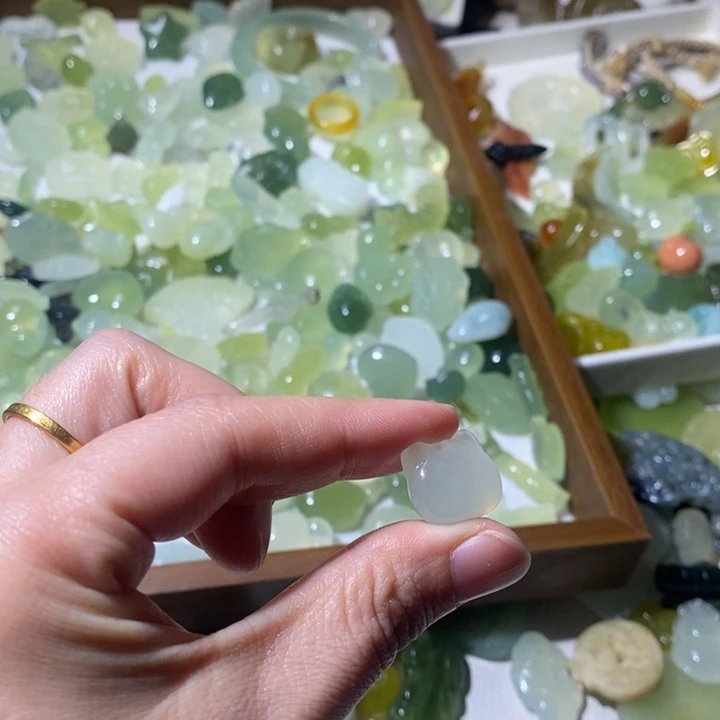 蛇纹石玉合金颈饰