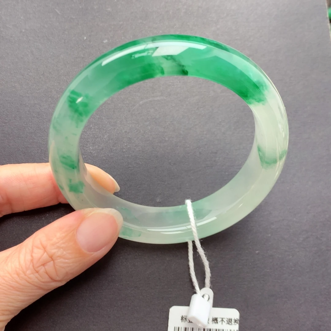 未镶嵌手镯石英质玉