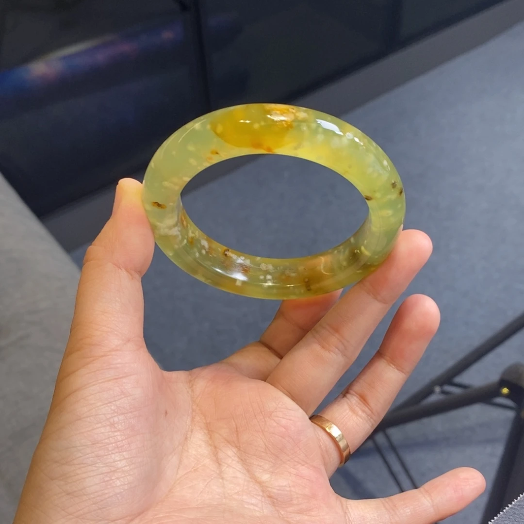 听***风未镶嵌蛇纹石玉手镯