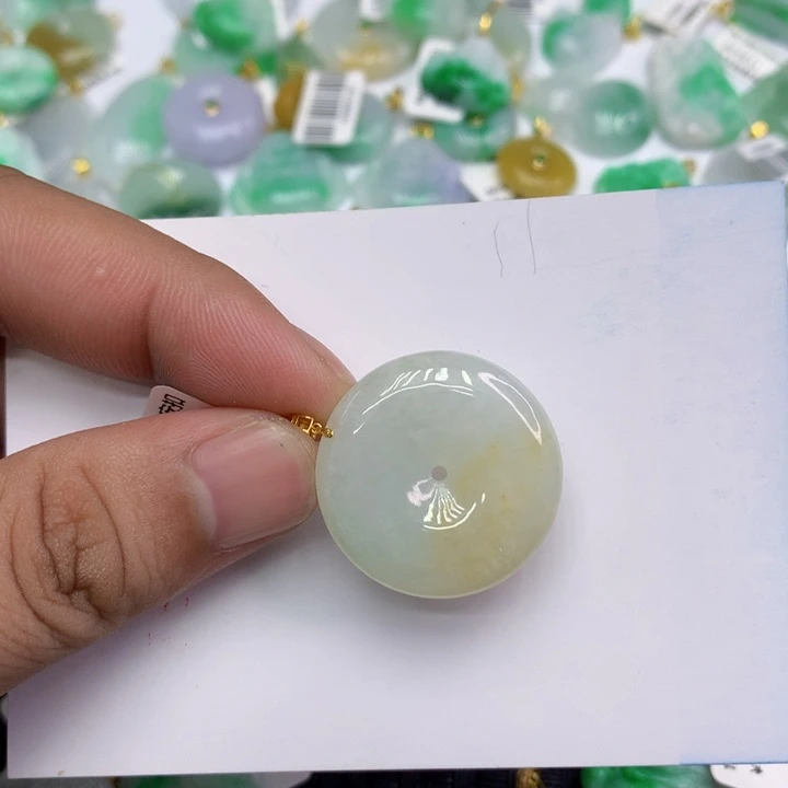 翡翠18K金镶嵌颈饰1111111