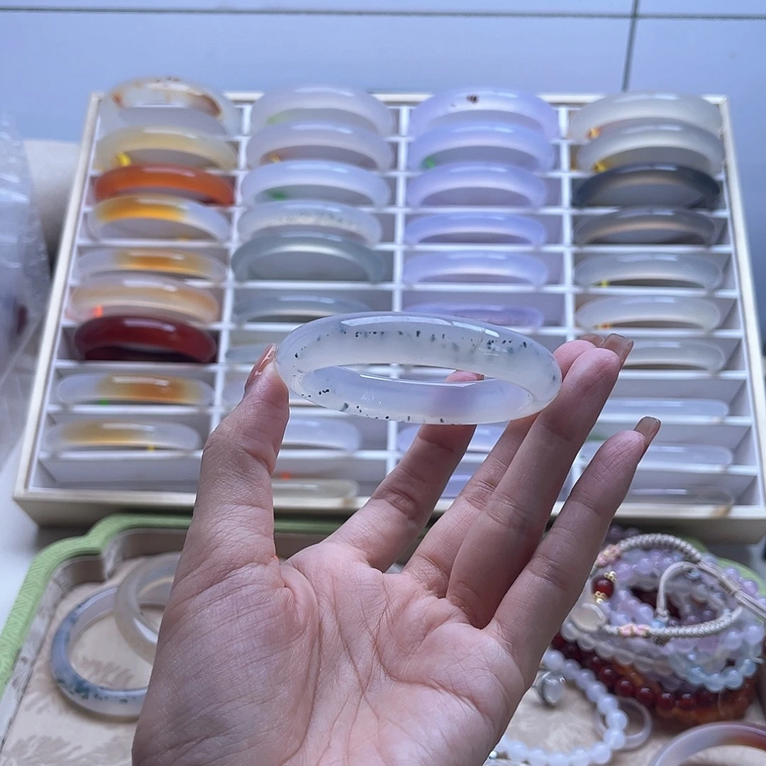 手镯玛瑙/玉髓未镶嵌