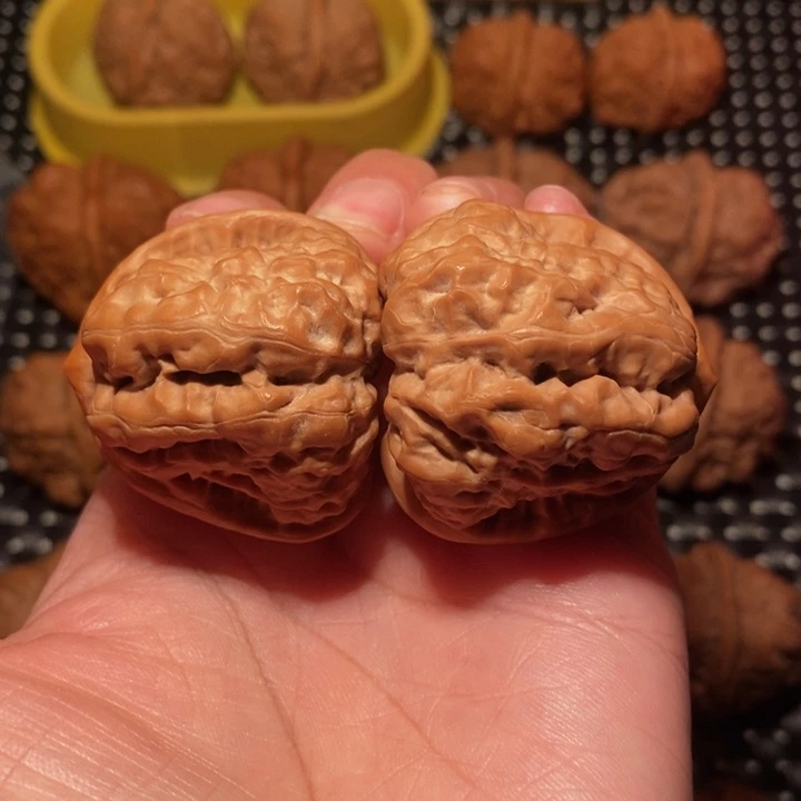 文玩核桃把件四开八腿高桩