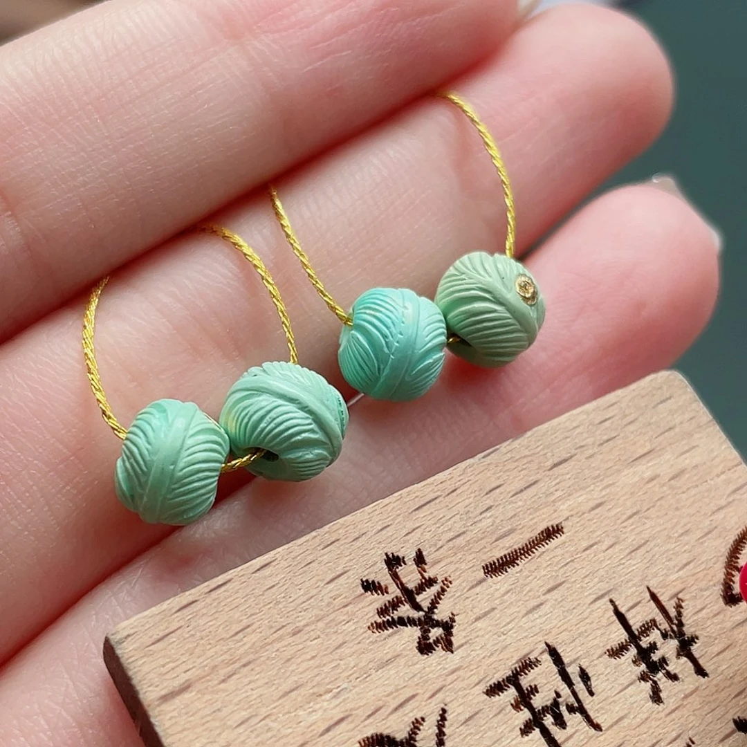 绿松石未镶嵌颈饰