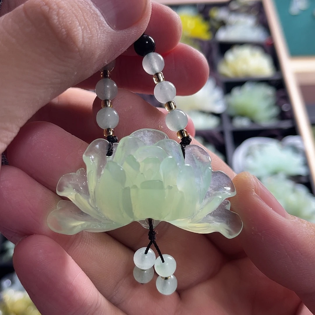 蛇纹石玉未镶嵌颈饰