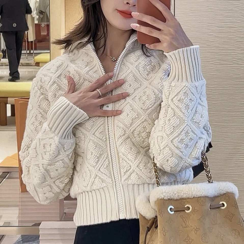 全新未使用 LouisVuitton/路易威登 白色针织浮雕外套L码GM002763