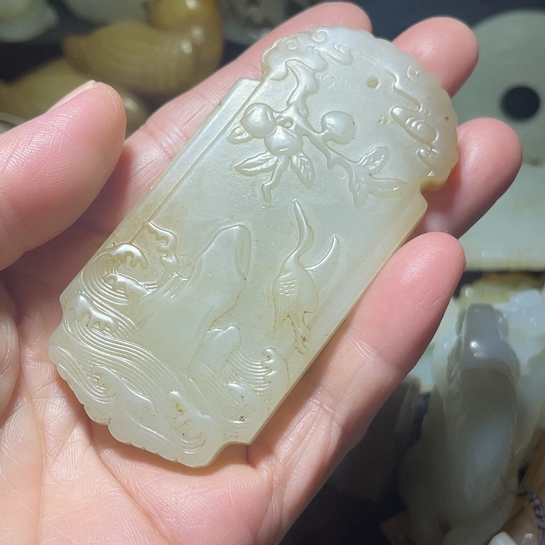 颈饰未镶嵌和田玉（糖玉）