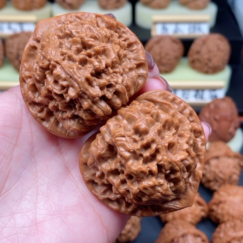 【闪购商品】文玩核桃吊坠猛****！官帽