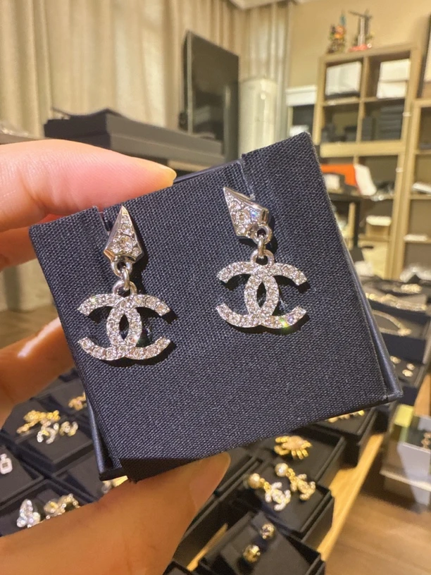 未使用 Chanel/香奈儿 澳海贝25p三角心双c吊坠耳钉