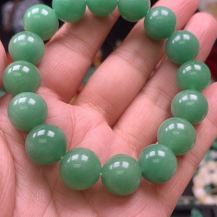 石英质玉未镶嵌颈饰