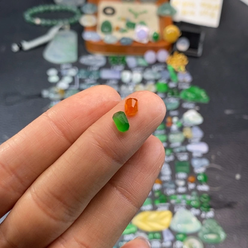 【闪购商品】翡翠挂件未镶嵌切割