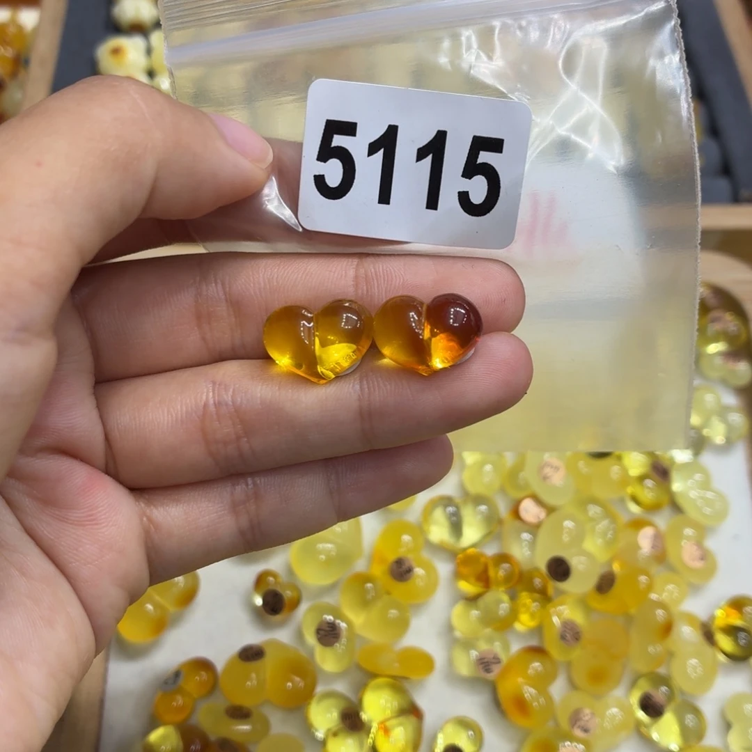 琥珀未镶嵌珠宝奇石