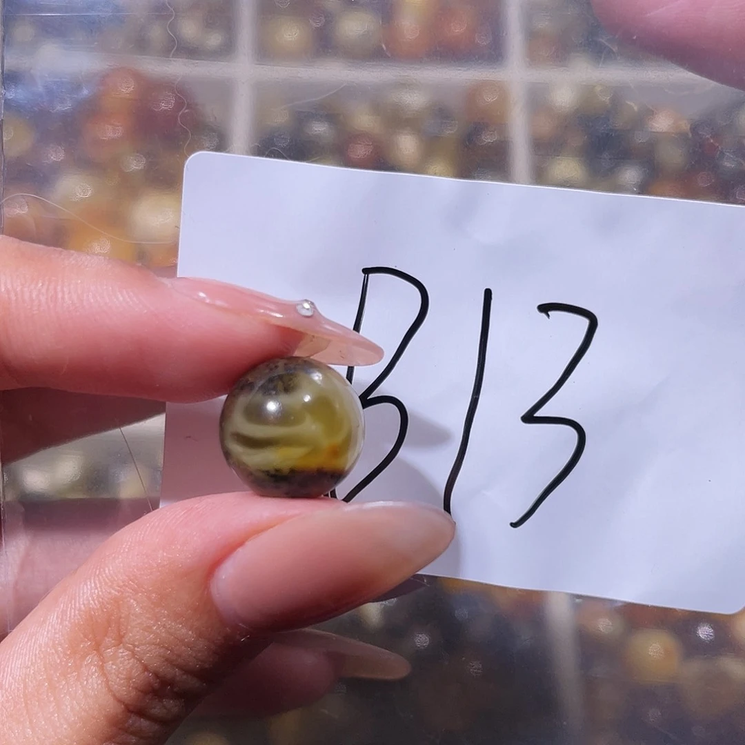 未镶嵌琥珀裸石12.8福利