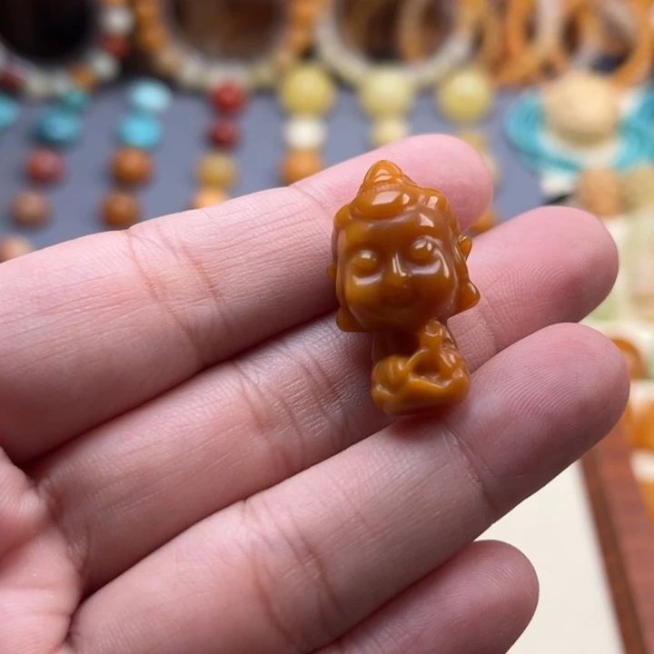 未镶嵌石英质玉（缅黄）珠宝半成品