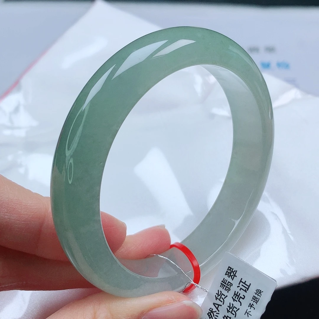 翡翠手镯未镶嵌57圈