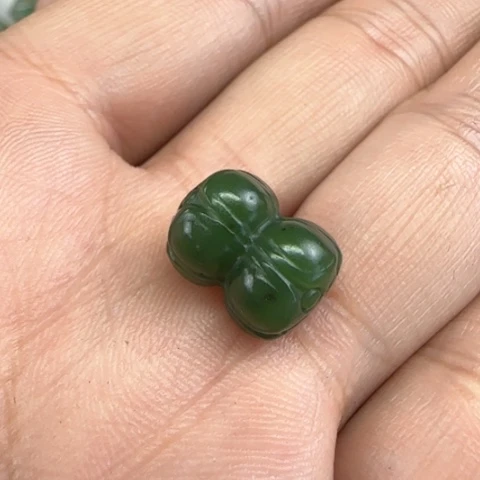 和田玉（碧玉）颈饰未镶嵌