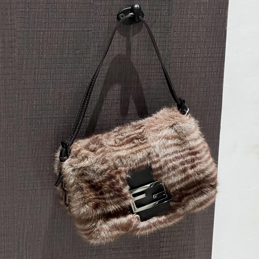 99新 FENDI/芬迪 1370 貂毛小胖丁手提单肩包