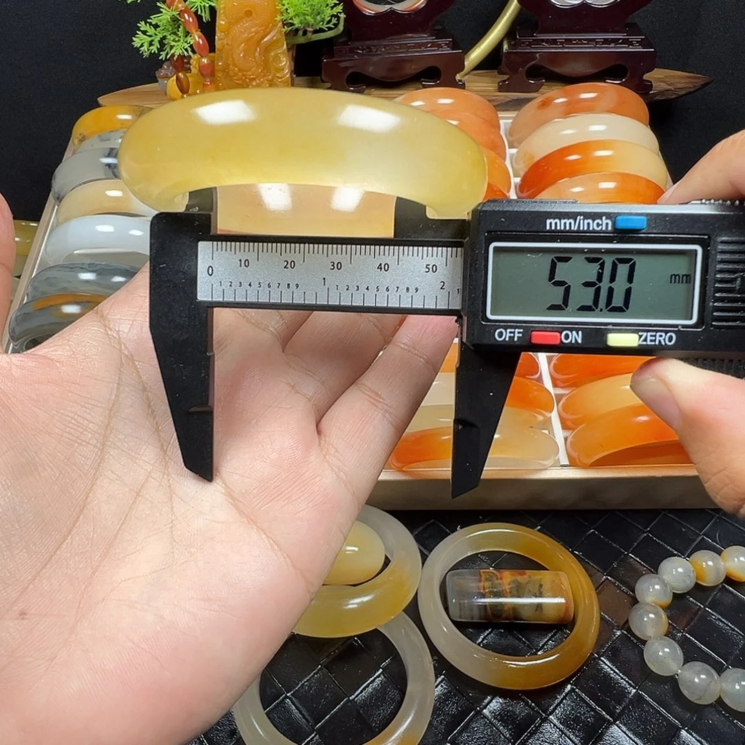 石英质玉（黄龙玉）未镶嵌手镯