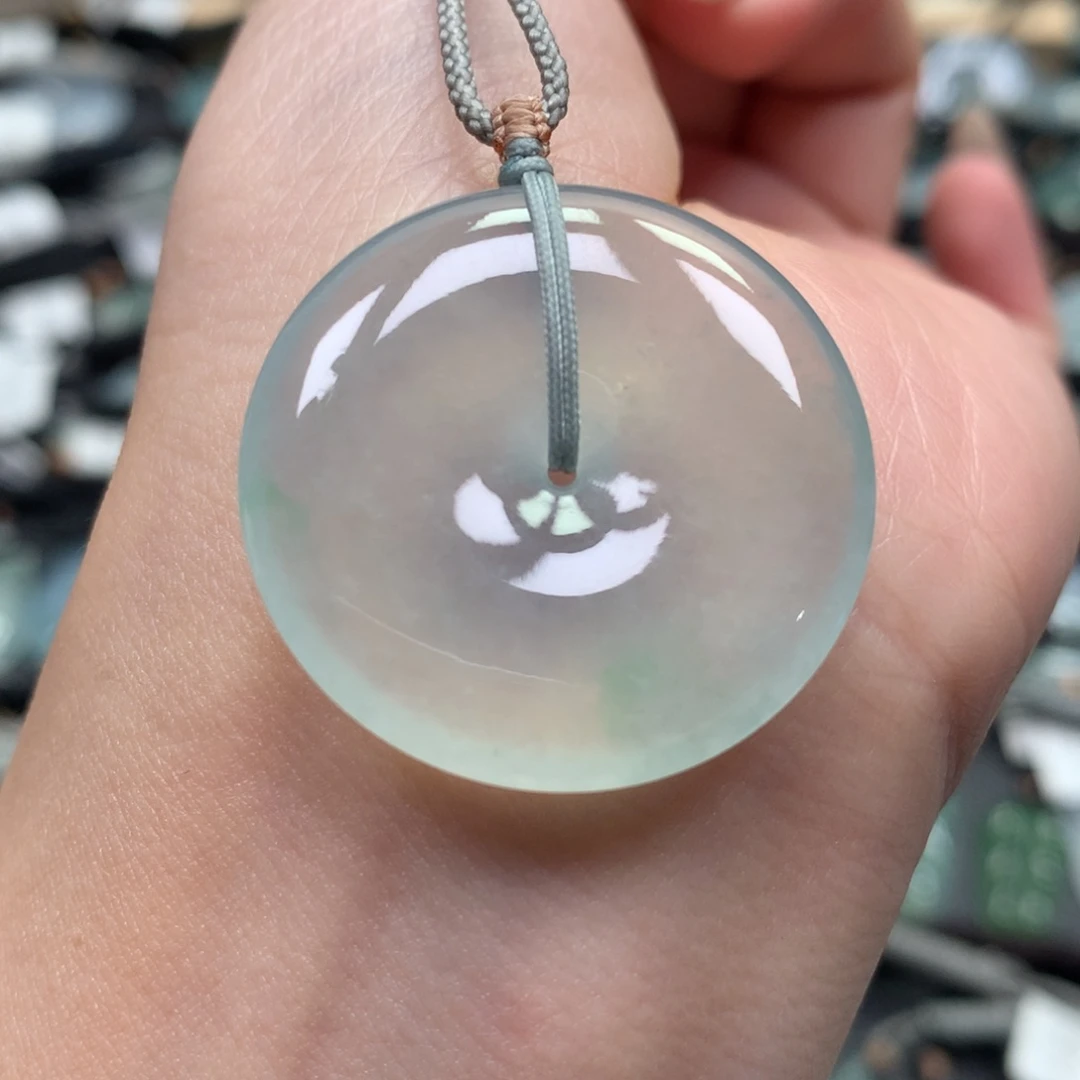 翡翠颈饰未镶嵌扣子