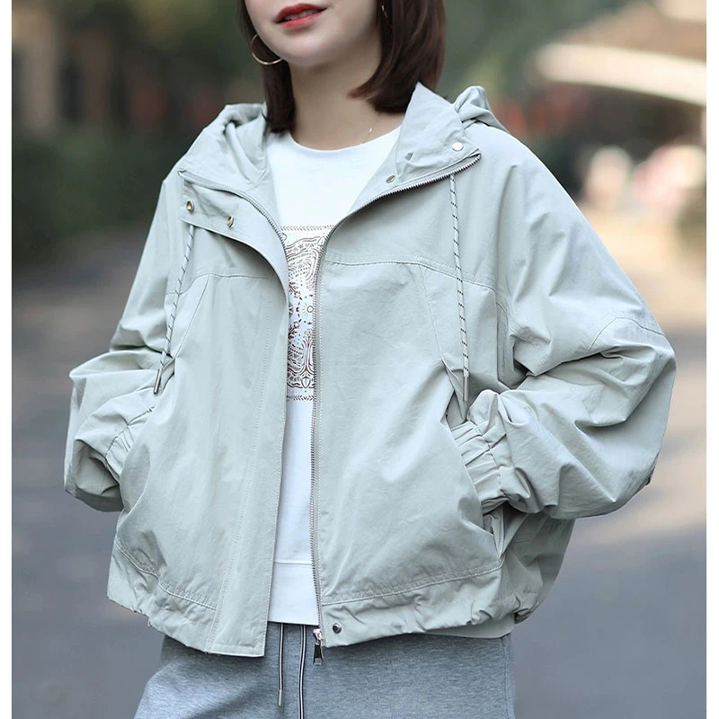 连帽短款冲锋衣外套女士2025春秋新款韩版宽松休闲小个子夹克上衣