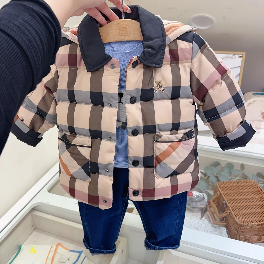 轻奢贵气格纹翻领保暖羽绒服