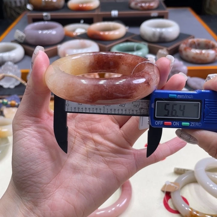 未镶嵌手镯石英质玉