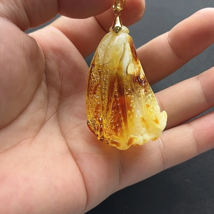 琥珀未镶嵌裸石吊坠