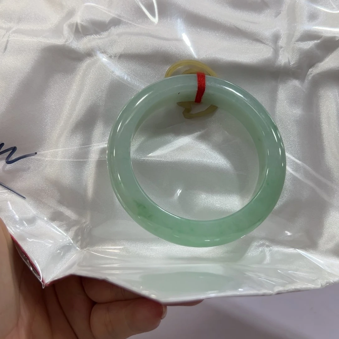 翡翠手镯未镶嵌l***a手镯