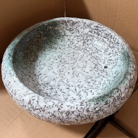 微瑕，不能明火，口径21高度7石头纹碗一个