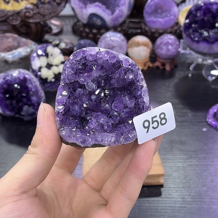 未镶嵌水晶大型摆件（非配饰）